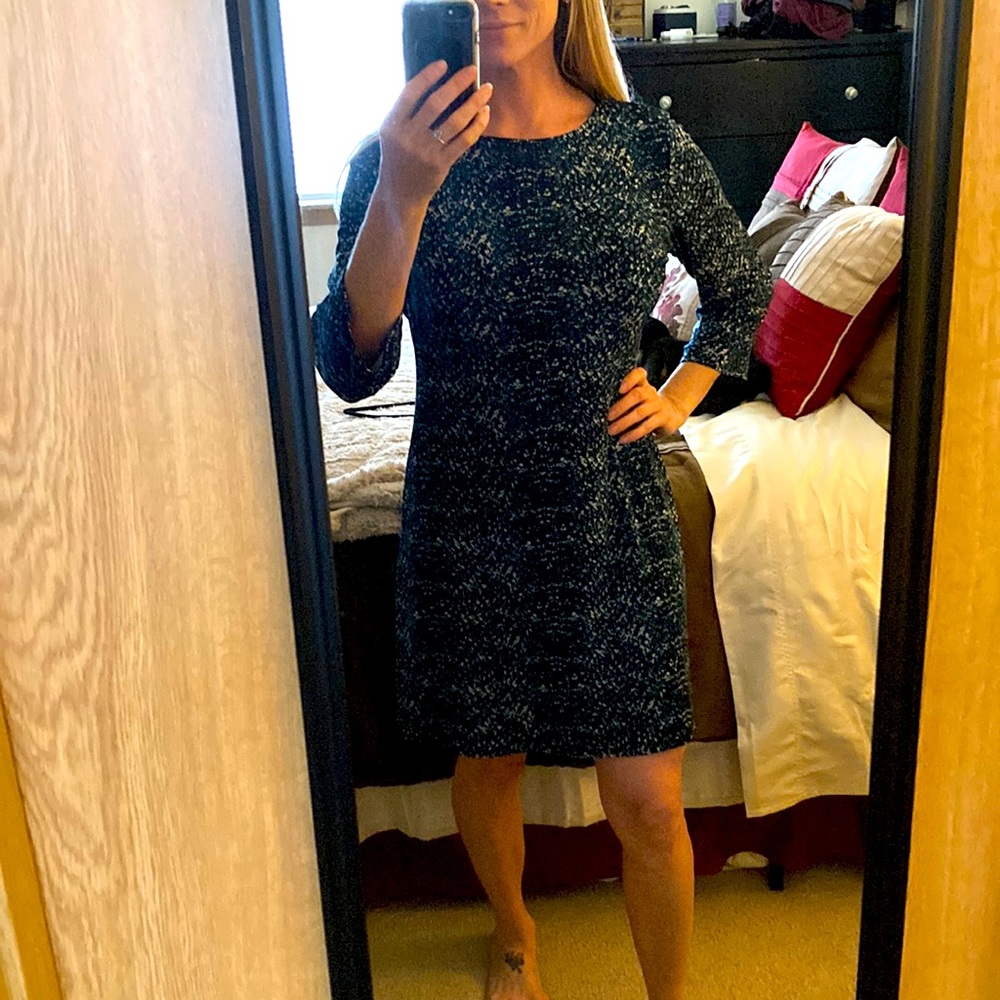 Womens mid length dress with 3/4 length sleeves. size Medium